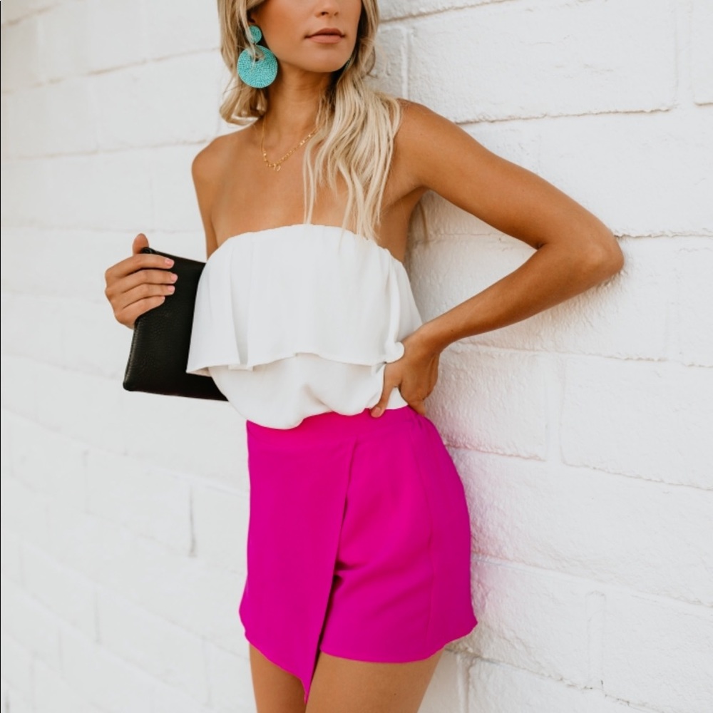 SOLD Vici magenta skort - Picture 2 of 2